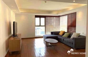 Amazing apt with panoramic view four bedrooms in Lujiazui